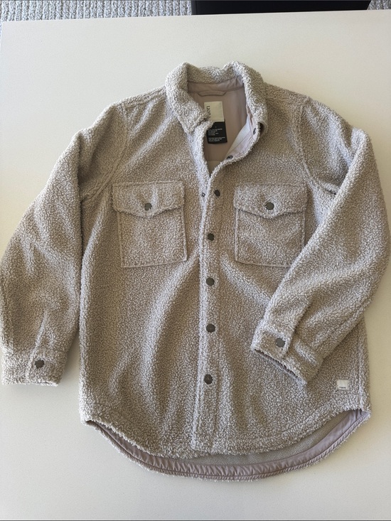 Vuori Jackets & Blazers - Vuori Cozy Sherpa Shacket in oatmeal color